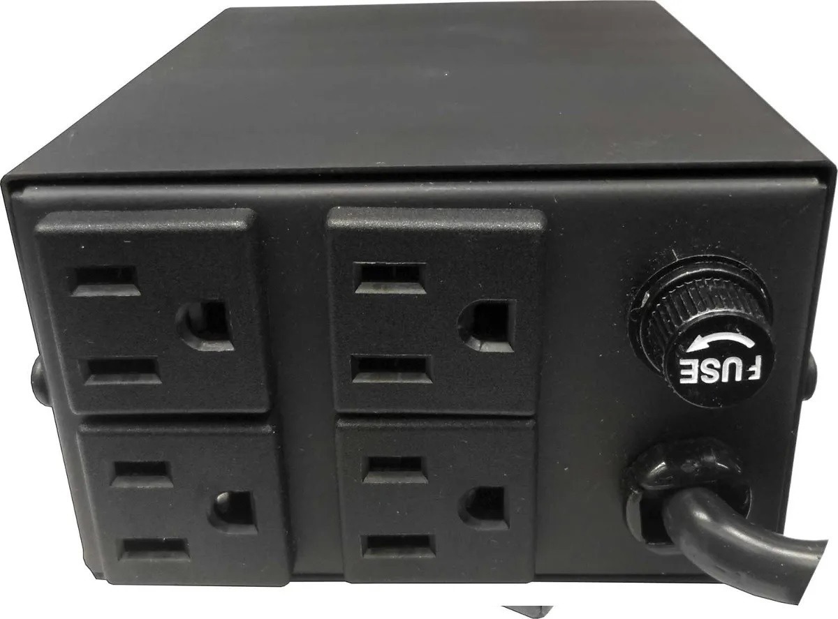 REGULADOR DE VOLTAJE 700W  SOLA BASIC